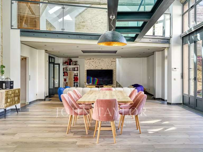 Maison Jouy-le-Moutier - 6 chambres - 530m²
