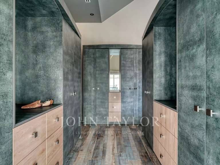 Maison Jouy-le-Moutier - 6 chambres - 530m²