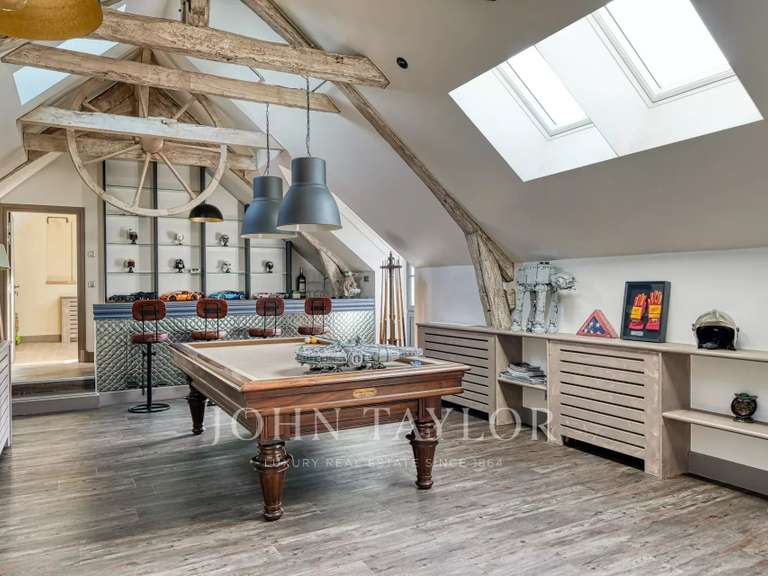 Maison Jouy-le-Moutier - 6 chambres - 530m²