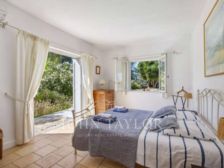 Maison Tourrettes-sur-Loup - 4 chambres - 200m²