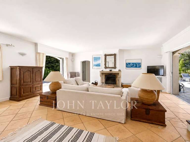 Maison Tourrettes-sur-Loup - 4 chambres - 200m²