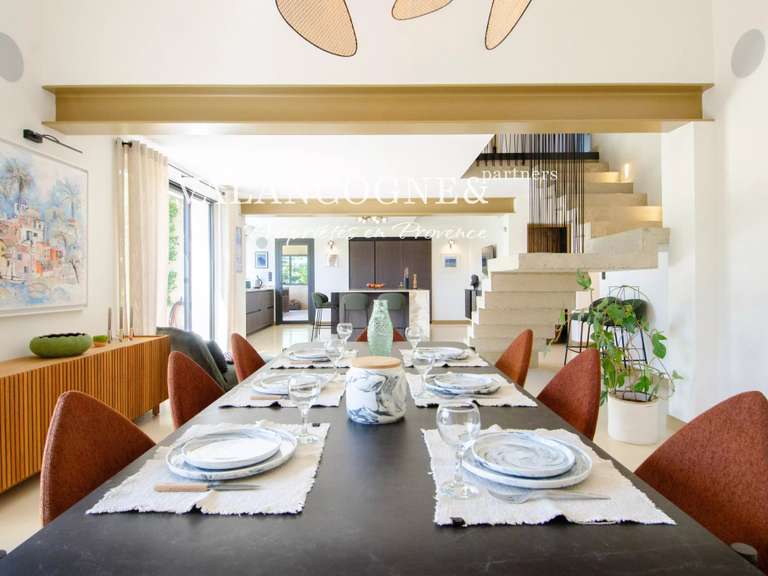 Maison Eygalières - 3 chambres - 259m²
