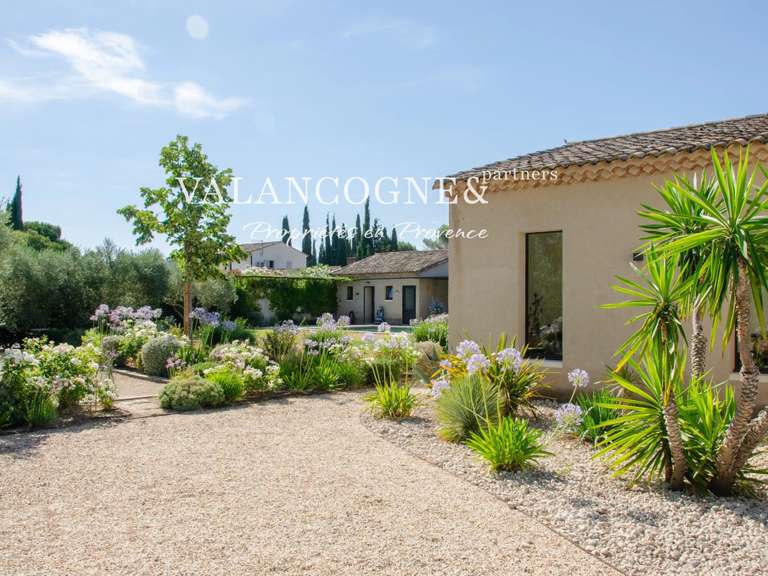 Maison Eygalières - 3 chambres - 259m²