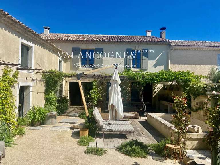 House Mollégès - 5 bedrooms - 260m²