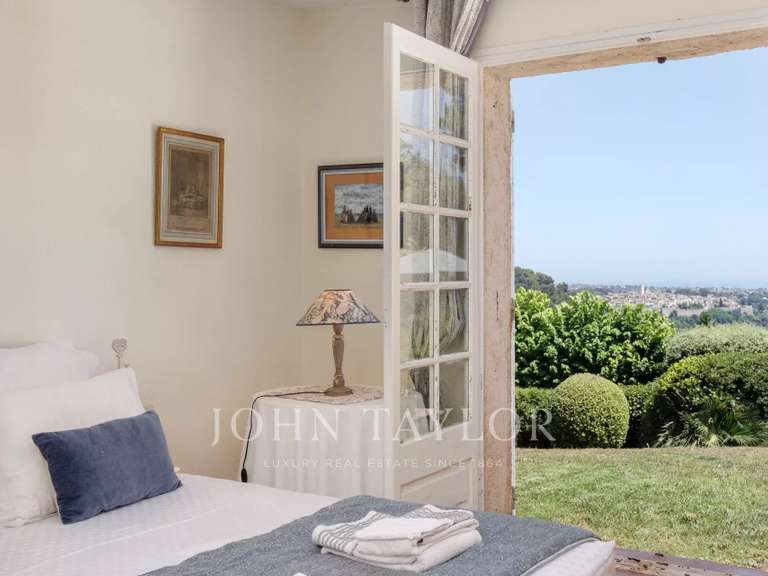 House Saint-Paul-de-Vence - 5 bedrooms - 233m²