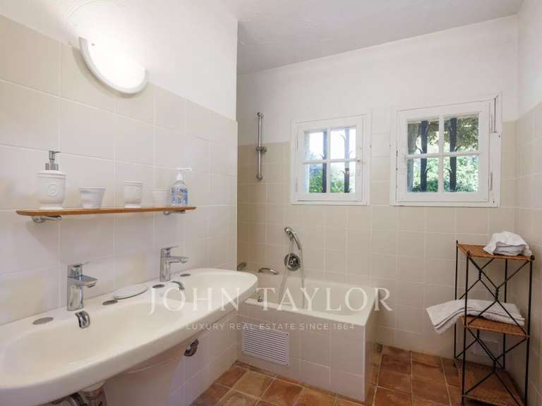 House Saint-Paul-de-Vence - 5 bedrooms - 233m²