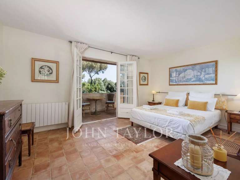 House Saint-Paul-de-Vence - 5 bedrooms - 233m²