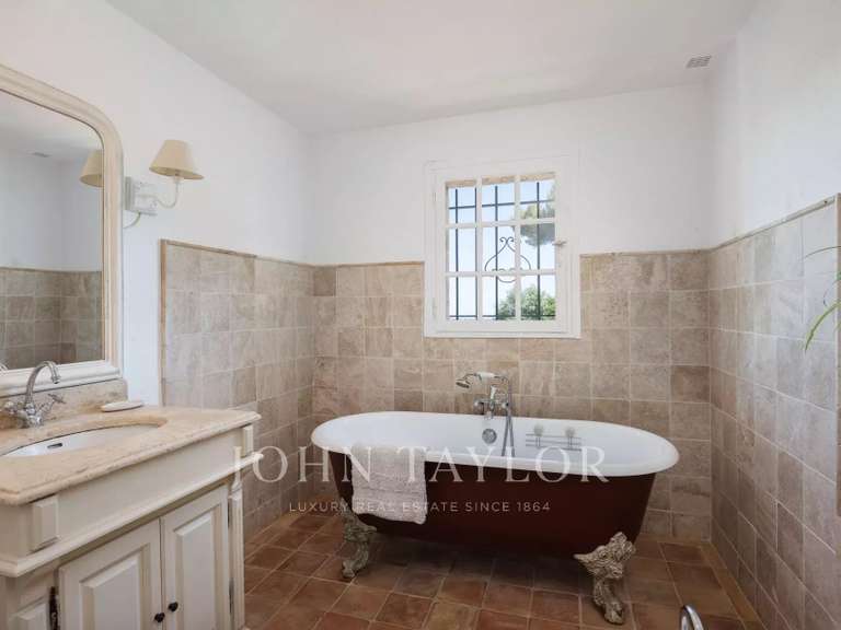 House Saint-Paul-de-Vence - 5 bedrooms - 233m²
