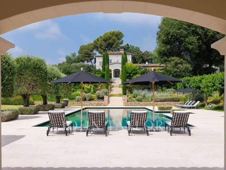 Maison La Colle-sur-Loup - 8 chambres - 688m²