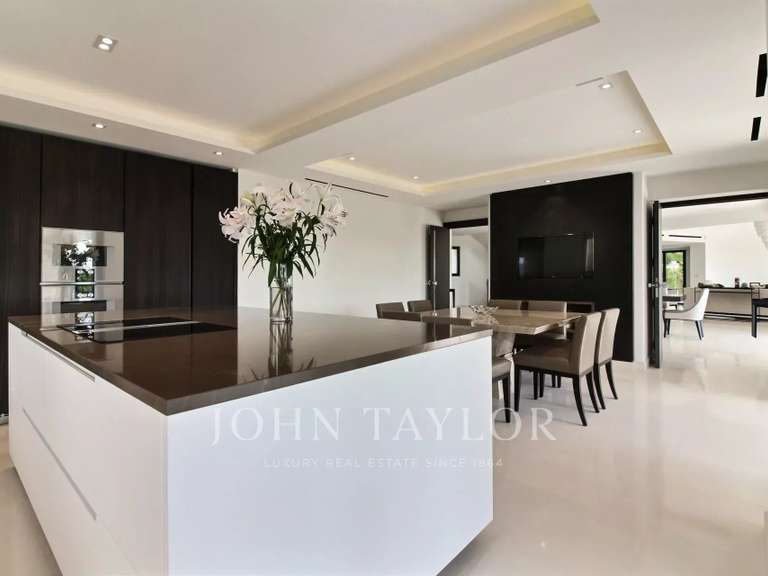 Maison La Colle-sur-Loup - 5 chambres - 450m²