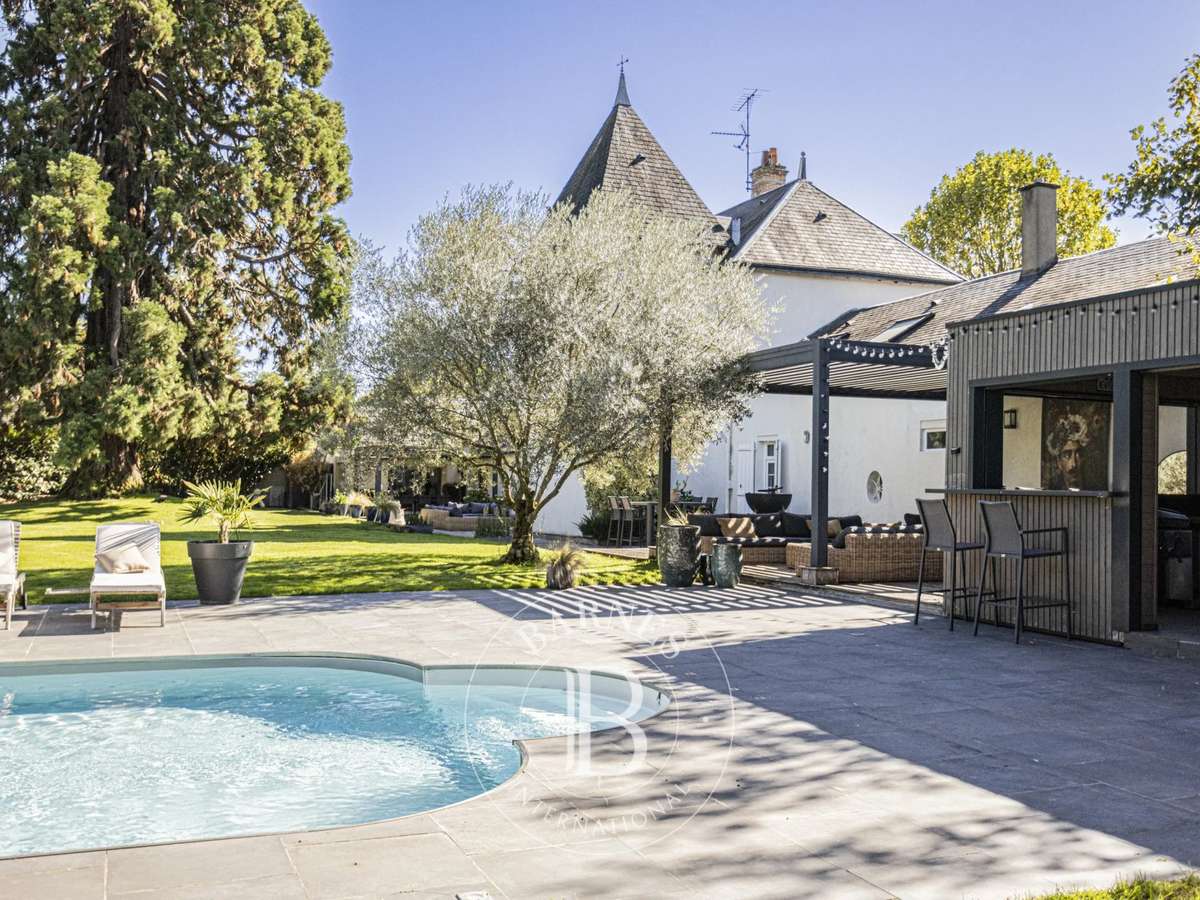House Saint-Jean-le-Blanc