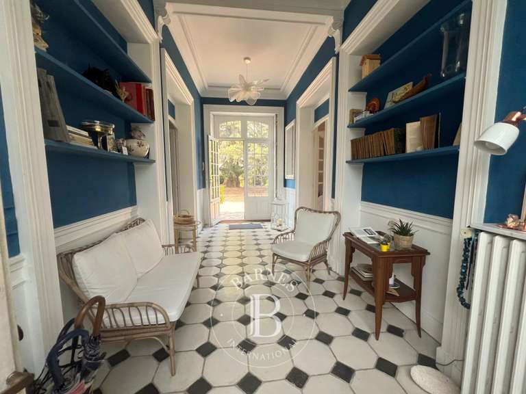 Maison Saint-Avertin - 6 chambres - 392m²
