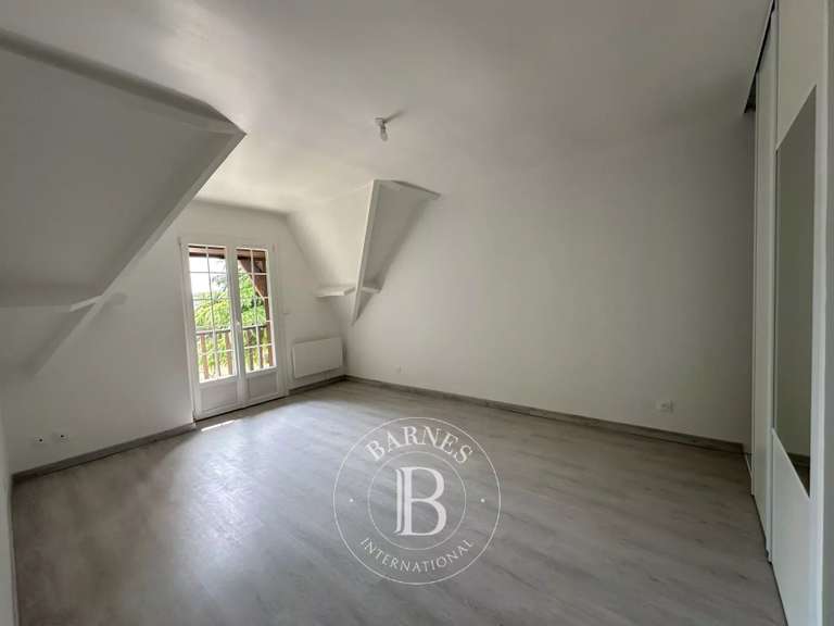 Maison Villeneuve-sur-Conie - 8 chambres - 322m²