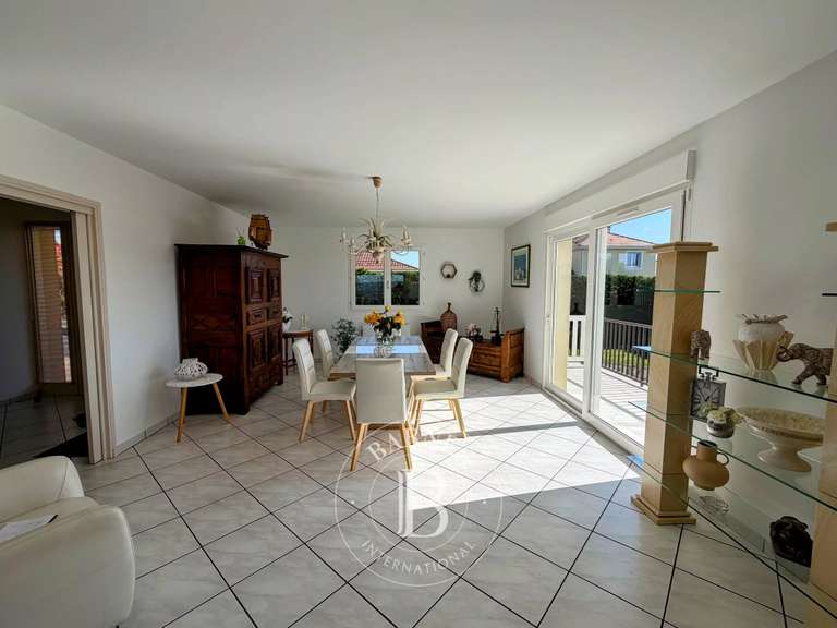 Maison Vichy - 3 chambres - 215m²