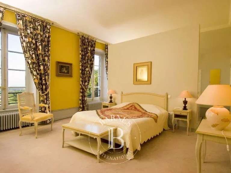 Maison Ygrande - 19 chambres - 1500m²