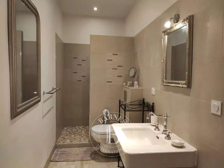 Maison Nevers - 9 chambres - 450m²