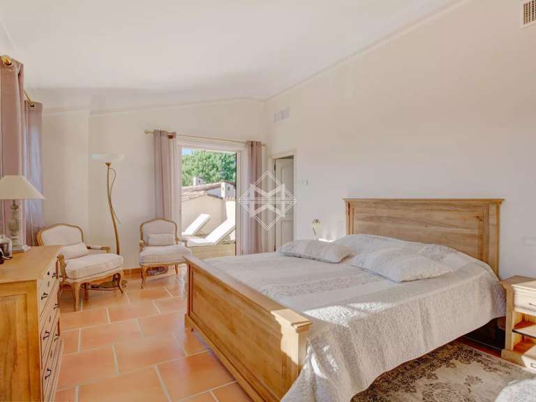 Maison Pégomas - 5 chambres - 365m²