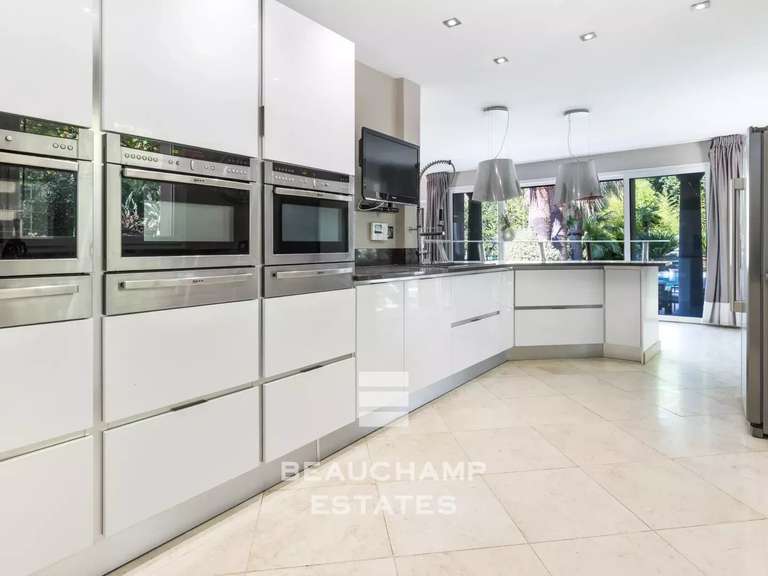 Maison Grasse - 7 chambres - 288m²