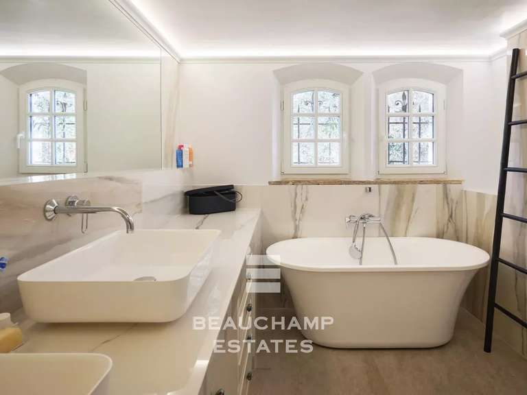 Maison Mougins - 6 chambres - 264m²