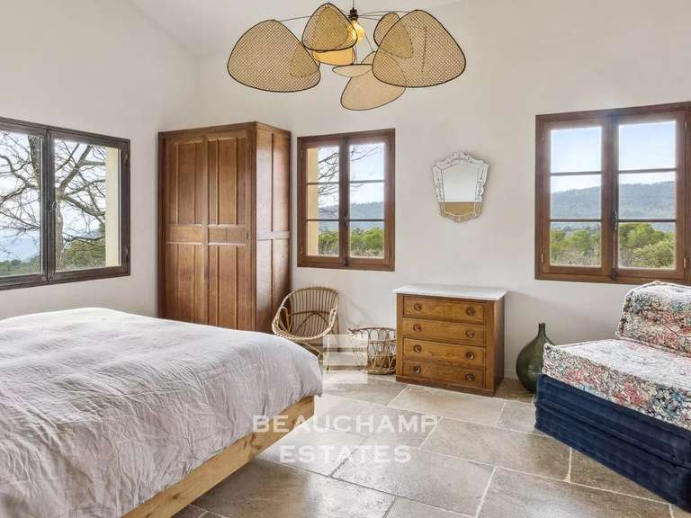 Maison Bargemon - 4 chambres - 177m²