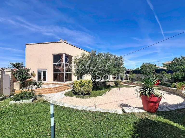 Maison Port-la-Nouvelle - 5 chambres - 473m²