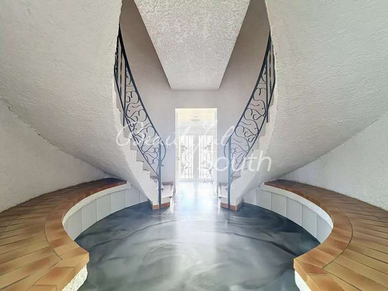 Maison Port-la-Nouvelle - 5 chambres - 473m²