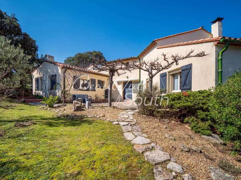 House Montesquieu-des-Albères - 4 bedrooms - 263m²