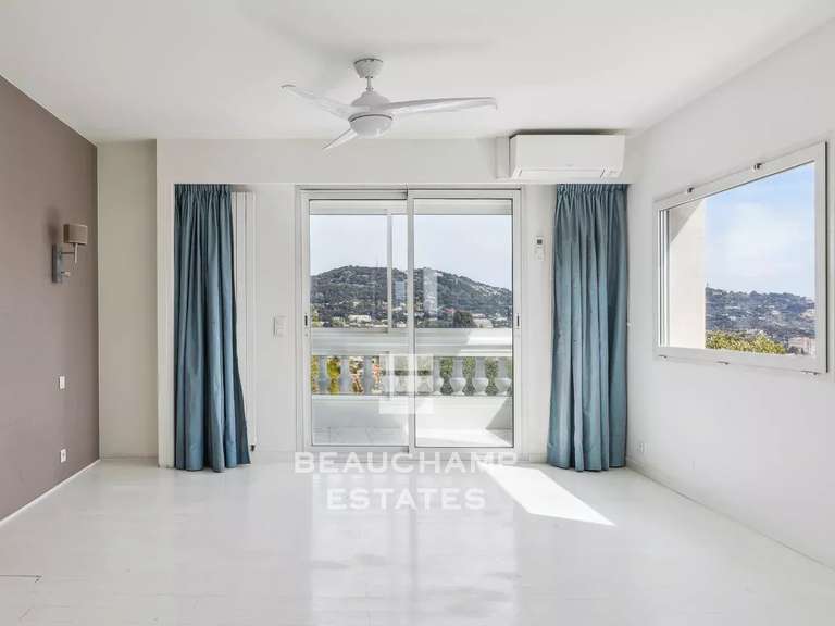 Maison Le Cannet - 5 chambres - 266m²