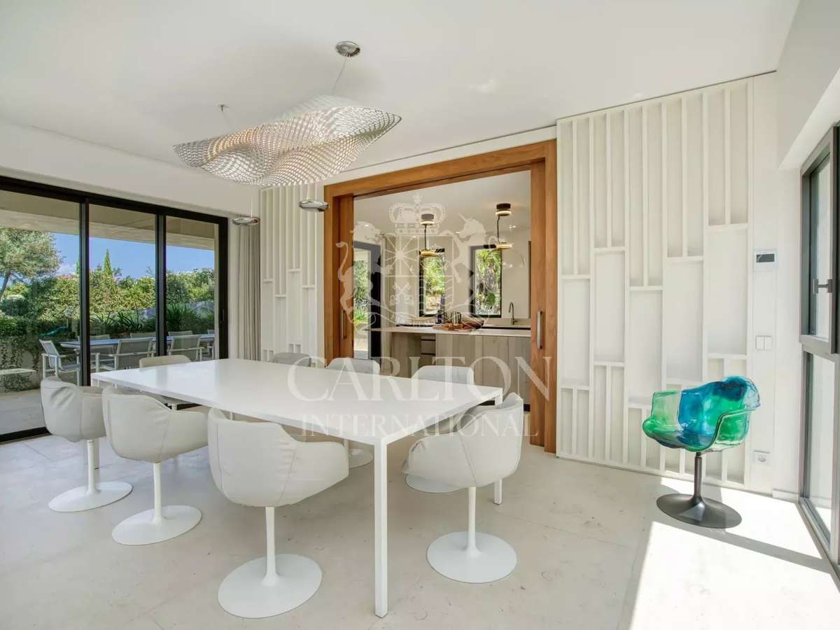 House Saint-Tropez