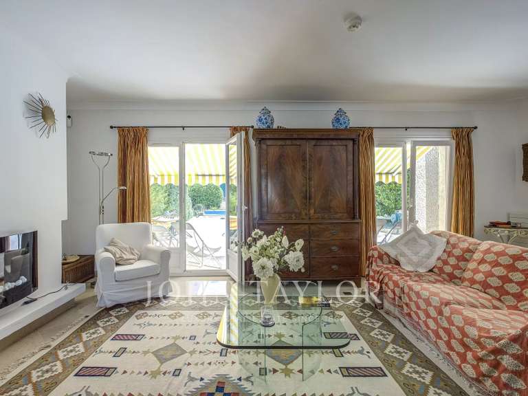 Maison Roquefort-les-Pins - 5 chambres - 218m²