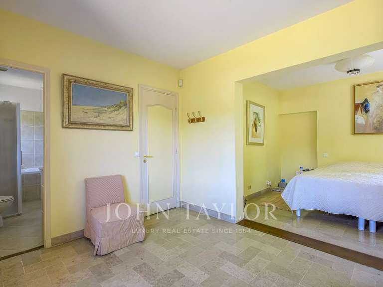 Maison Roquefort-les-Pins - 5 chambres - 218m²