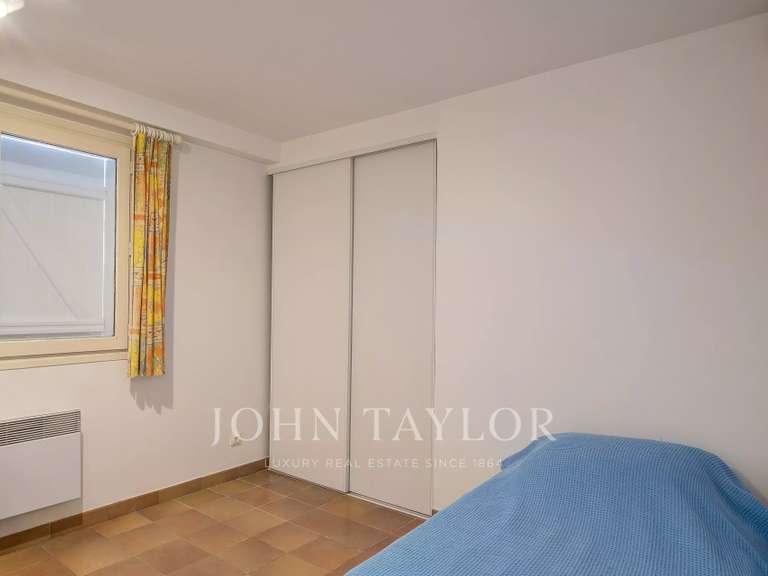 Maison Roquefort-les-Pins - 5 chambres - 218m²