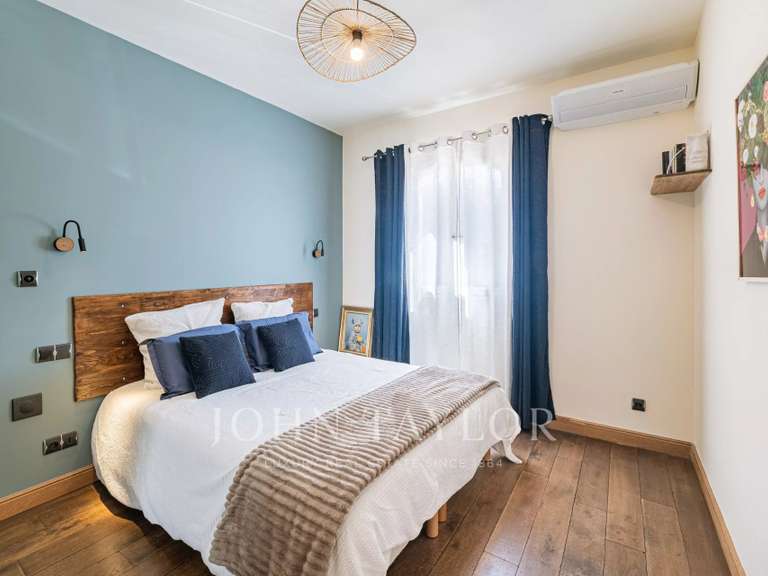 Maison Biot - 4 chambres - 205m²