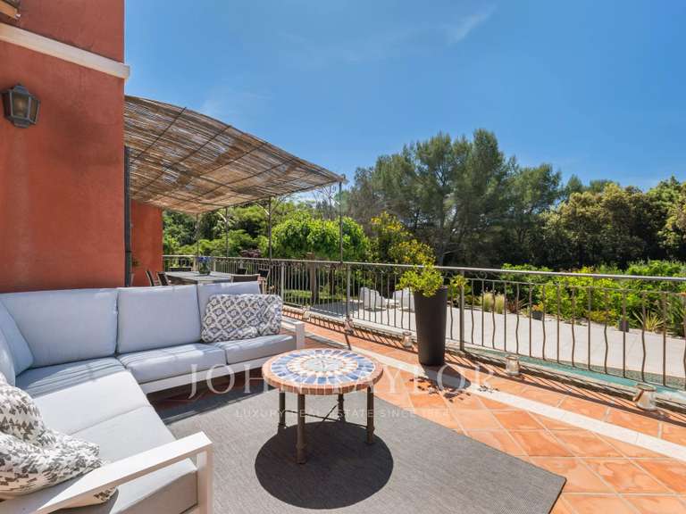 Maison Biot - 4 chambres - 205m²