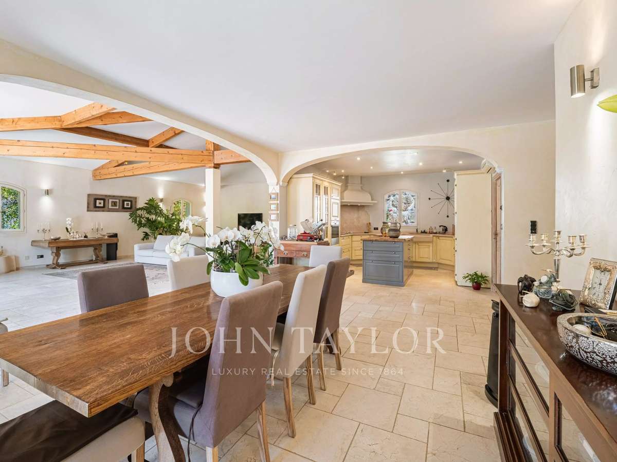 House Biot