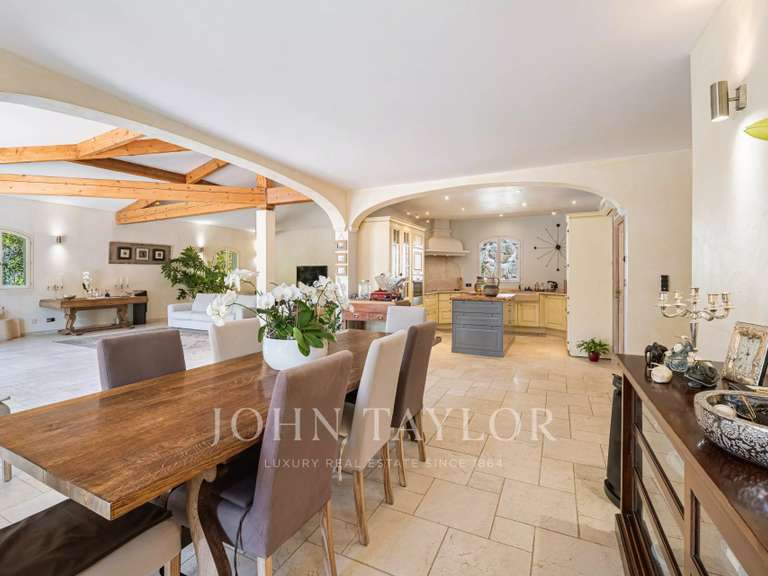 Maison Biot - 4 chambres - 205m²