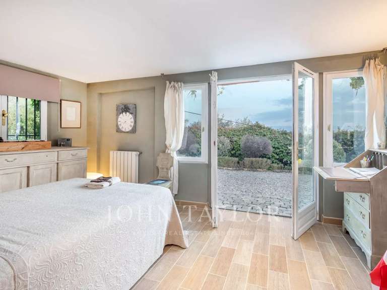 Maison Châteauneuf-Grasse - 4 chambres - 173m²