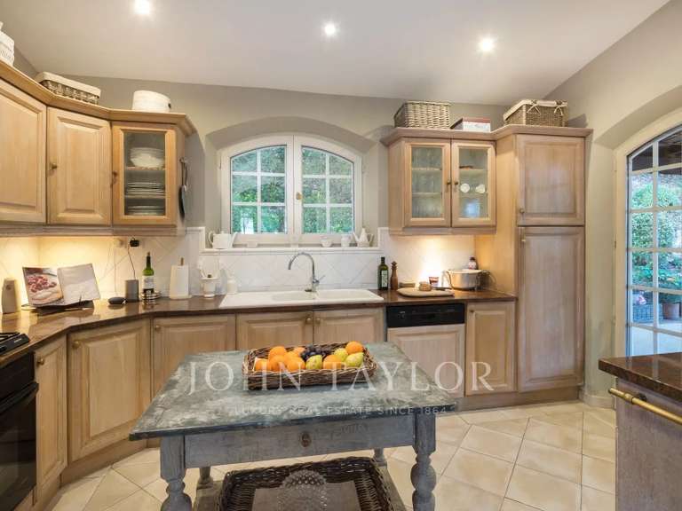 Maison Châteauneuf-Grasse - 4 chambres - 173m²