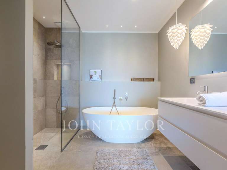 Maison Châteauneuf-Grasse - 4 chambres - 287m²