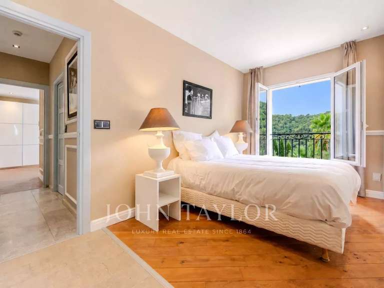 Maison Grasse - 7 chambres - 421m²