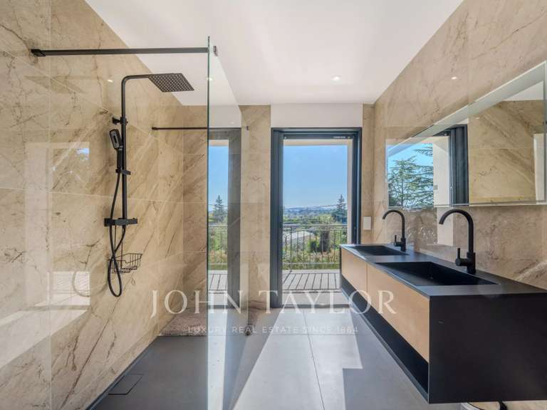 Maison Châteauneuf-Grasse - 5 chambres - 325m²