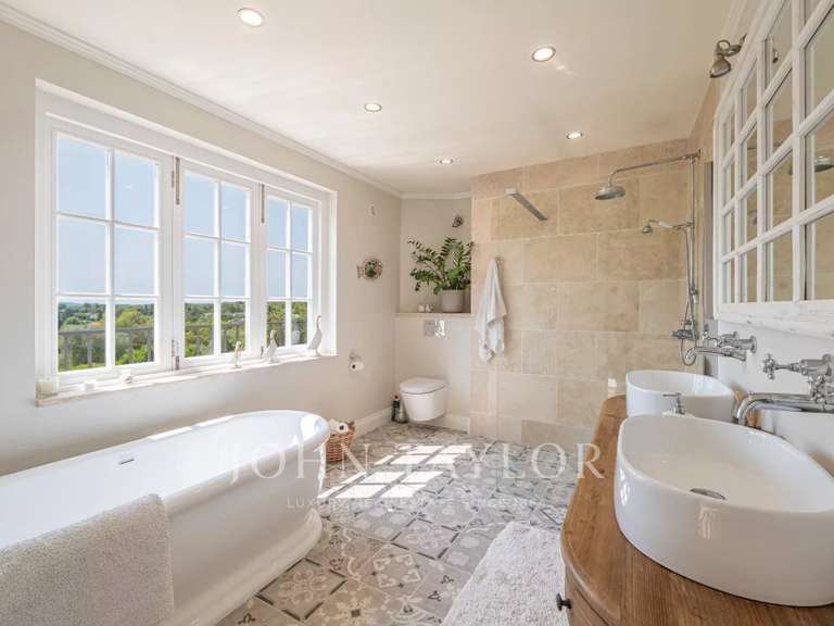 Maison Roquefort-les-Pins - 5 chambres - 220m²
