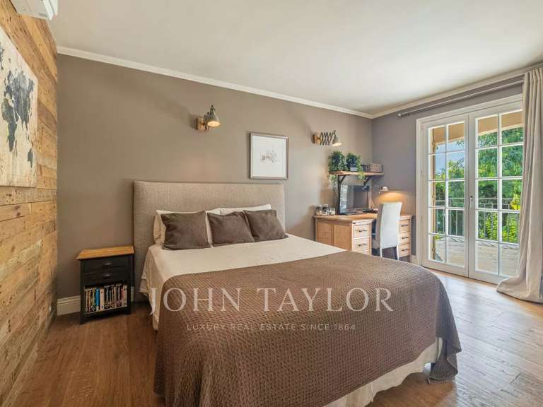 Maison Roquefort-les-Pins - 5 chambres - 220m²