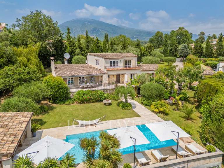Maison Roquefort-les-Pins - 5 chambres - 220m²