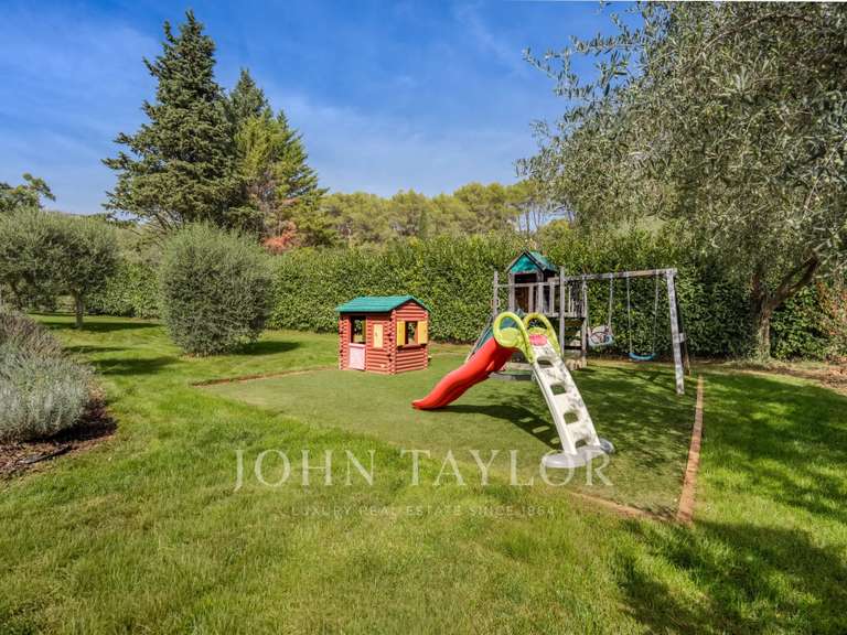 Maison Roquefort-les-Pins - 4 chambres - 173m²