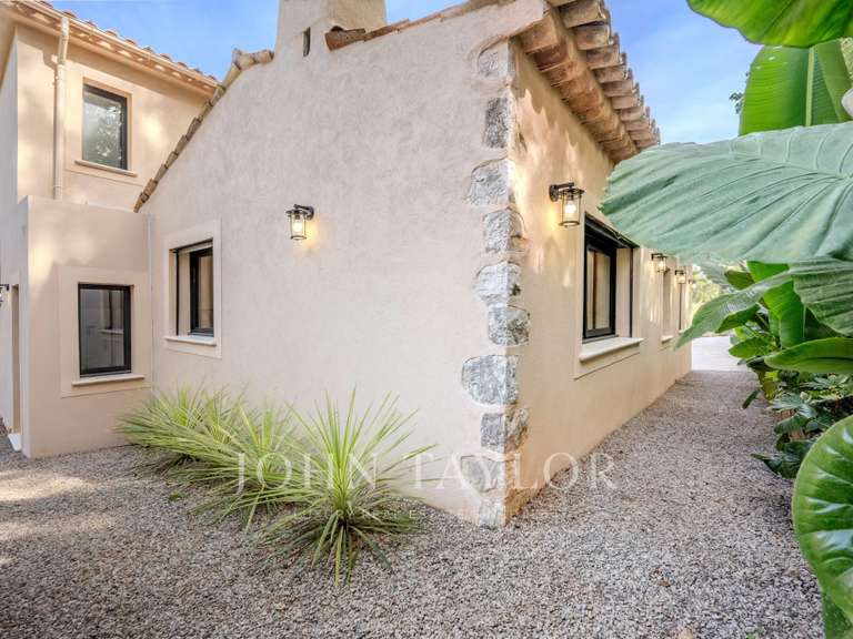 Maison Roquefort-les-Pins - 4 chambres - 173m²