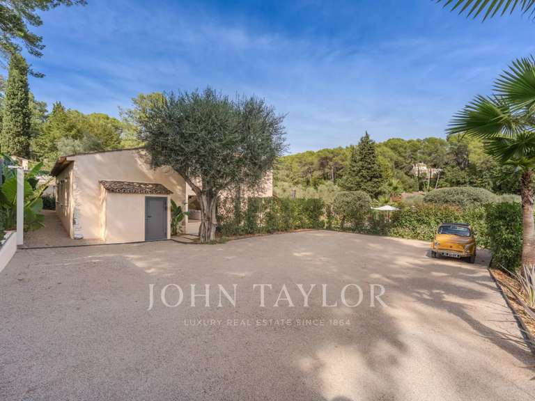 Maison Roquefort-les-Pins - 4 chambres - 173m²