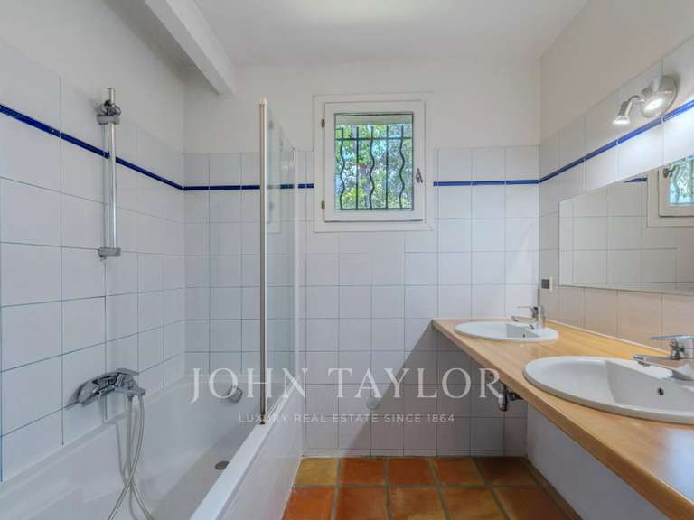 Maison Valbonne - 5 chambres - 168m²