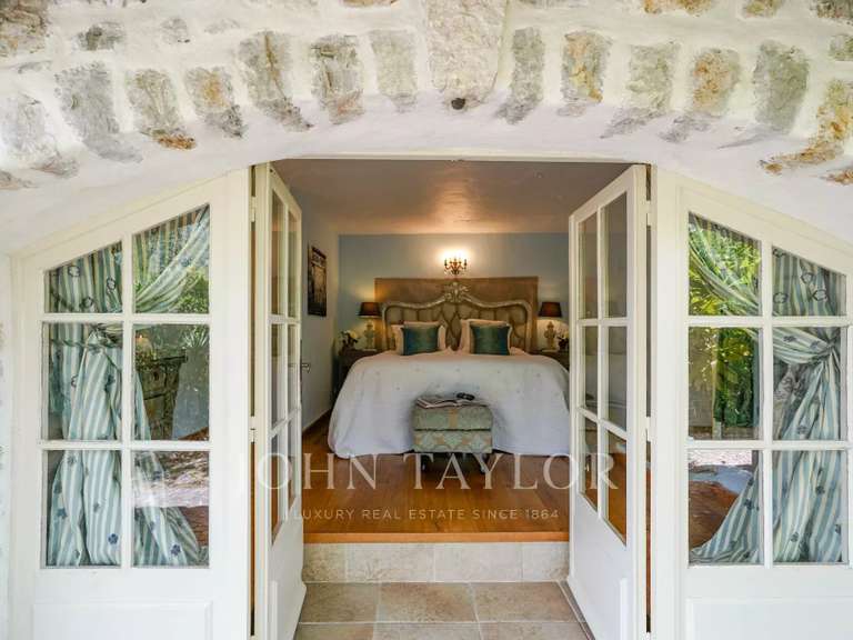 Maison Le Rouret - 9 chambres - 396m²