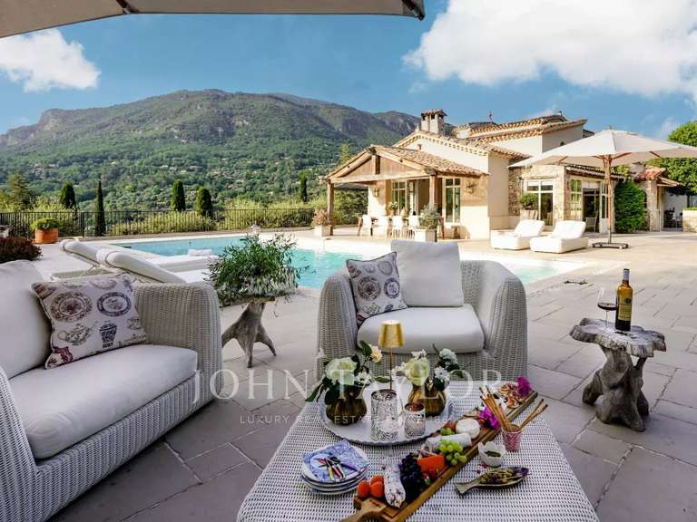 Maison Le Rouret - 9 chambres - 396m²